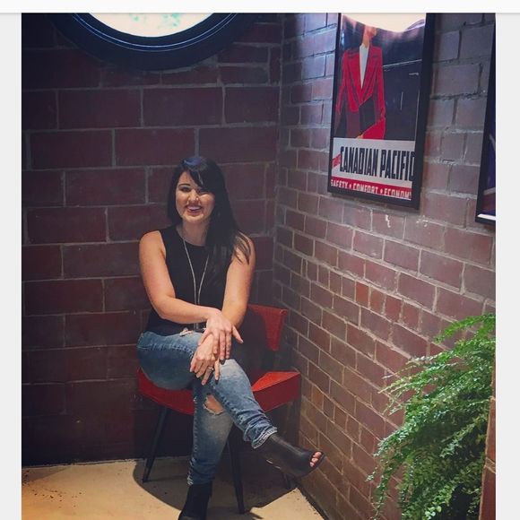 Meet your Posher, Veronica - Picture 1 of 1